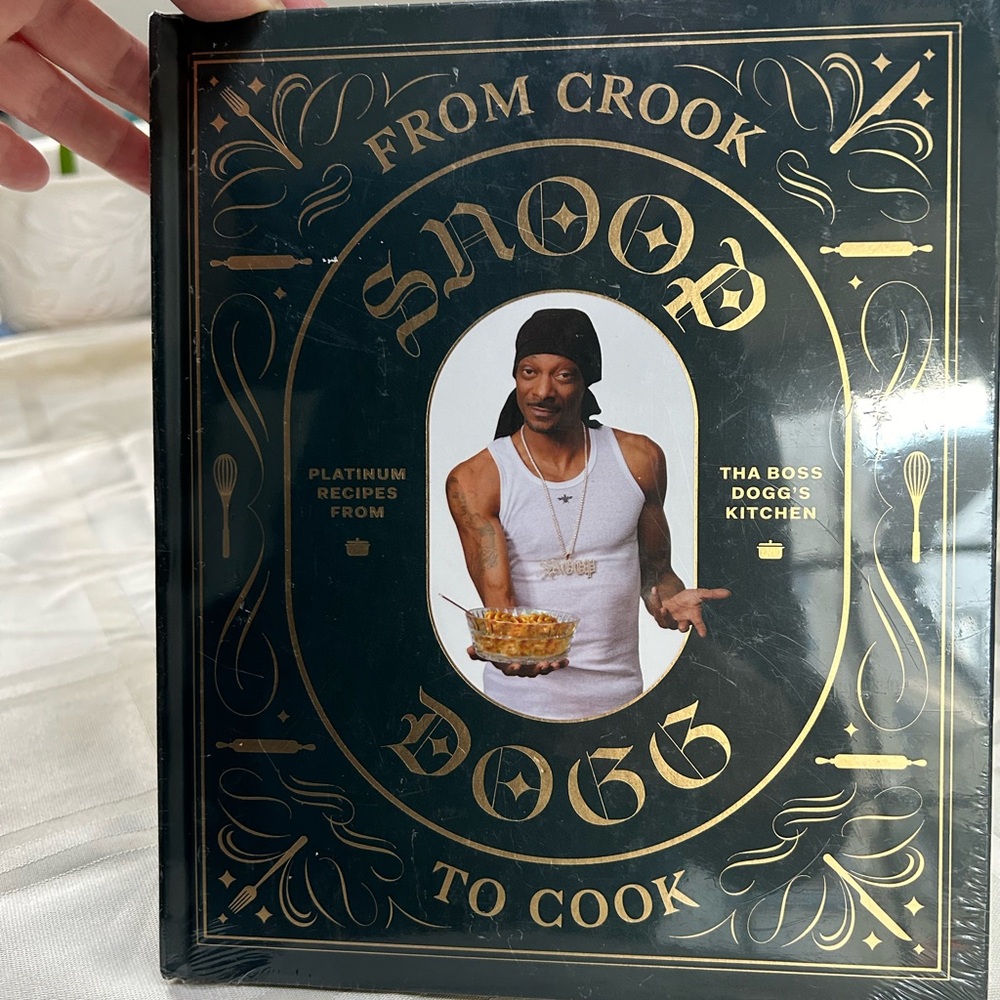 Snoop Dogg Cookbook with Gold Accents From Crook to Cook NWT